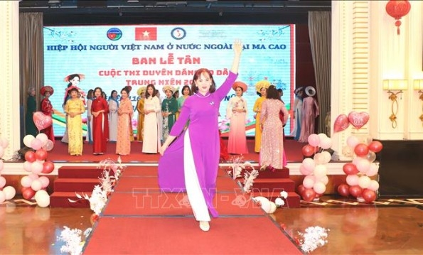 Vietnamese Ao dai shines at cultural event in Macau